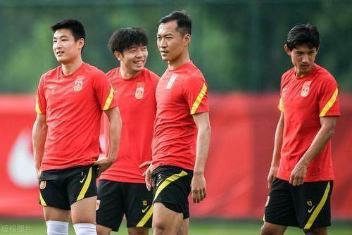 国足VS越南首发:张玉宁联袂武7艾克森 张琳芃复出